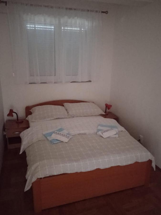 Apartment Luka With Balcony, Sea View And Free Parking Sibenik Exterior photo